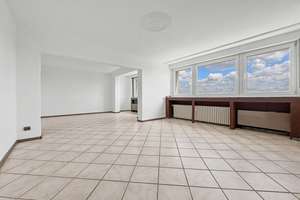 Geräumige 3-Zimmer-Wohnung über den Dächern von Duisburg-Duissern