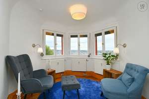 Modern möblierte Wohnung mit Traumblick über Stuttgart in exklusiver Halbhöhenlage in Stuttgart Ost