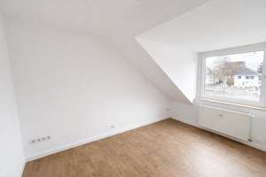 3-Zimmer Dachgeschosswohnung in Bremerhaven zu vermieten! – Ahnthöhe 15, 27572 Fischereihafen, Bremerhaven – Vorschaubild 3