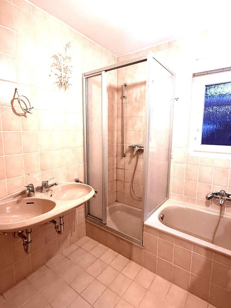 Immobilie in Schönau - 3-MFH mit guter Energieeffizienz – ideal für Investoren - Bild 1