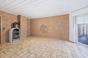 BUNGALOW IN RUHIGER LAGE MIT KAMIN, FUSSBODENHEIZUNG, MODERNEM BADEZIMMER UND ELEKTRISCHER GARAGE – Die vollständige Adresse der Immobilie erhältst du vom Anbieter., 26125 Ofenerdiek, Oldenburg (Oldenburg) – Vorschaubild 7