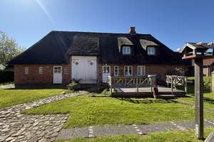 Ein norddeutsches Original – Stilvolles Reetdachhaus mit Einliegerwohnung, Werkstatt , Garagen und m – Die vollständige Adresse der Immobilie erhältst du vom Anbieter., 25821 Breklum – Vorschaubild 5
