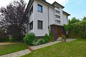 Golden Times im Goldammerweg! Ca. 200 m² großes, sanierungsbedürftiges Schmuckstück in Stadtwald