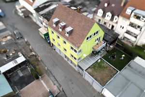 3 Wohnungen + 1 Gewerbeeinheit!!
Wohnen und Home Office in einer einzigartigen Immobilie vereint. – Würzburg – Vorschaubild 2