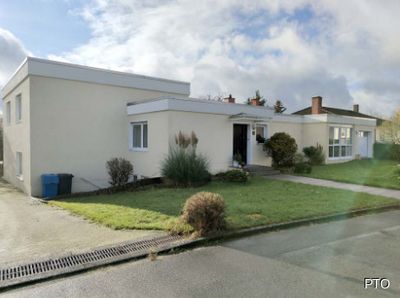 Großzügiger Bungalow mit Einliegerwohnung und Wintergarten in ruhiger Lage von Bitburg