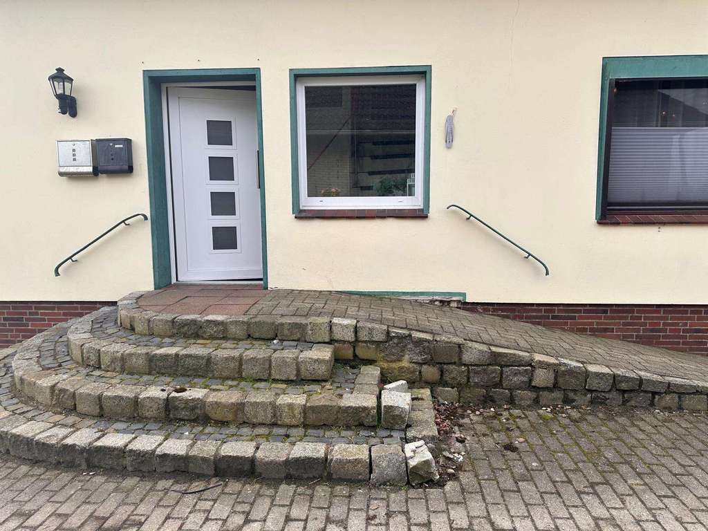 Immobilie in Hagen im Bremischen - Für Macher: Großzügiges Haus mit Potenzial, Doppelgarage & Garten – auch als Zweifamilienhaus - Bild 2