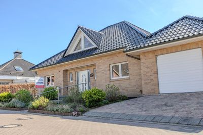 Großzügiger Bungalow mit Souterrain, Garage und sonnigem Südgarten – ruhig gelegen in Elten