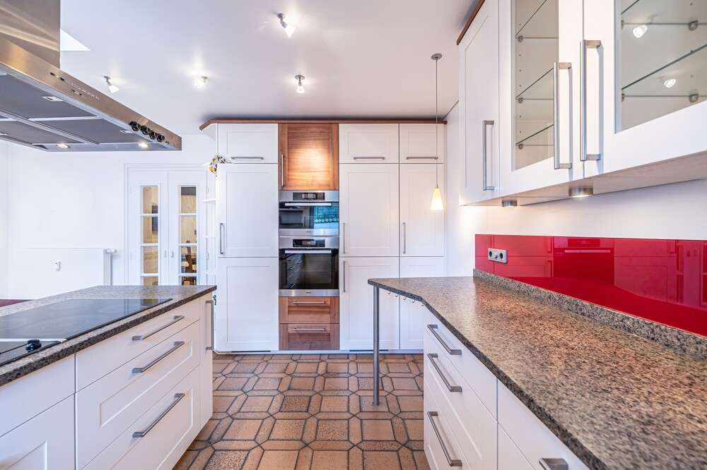 Immobilie in Hohenfelde - Top-Gepflegtes Anwesen mit 4 Wohnungen, Stall und Hauskoppel in Ostseenähe - Bild 8