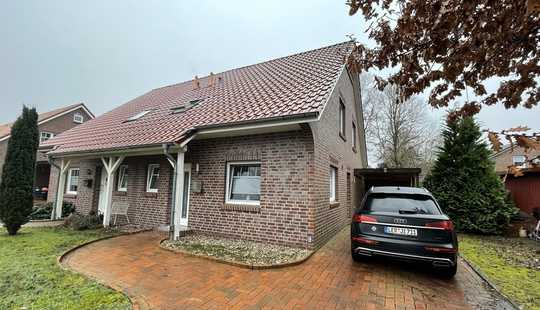 Bild von RESERVIERT - Neuwertige Doppelhaushälfte mit Carport direkt im Zentrum von Warsingsfehn!
