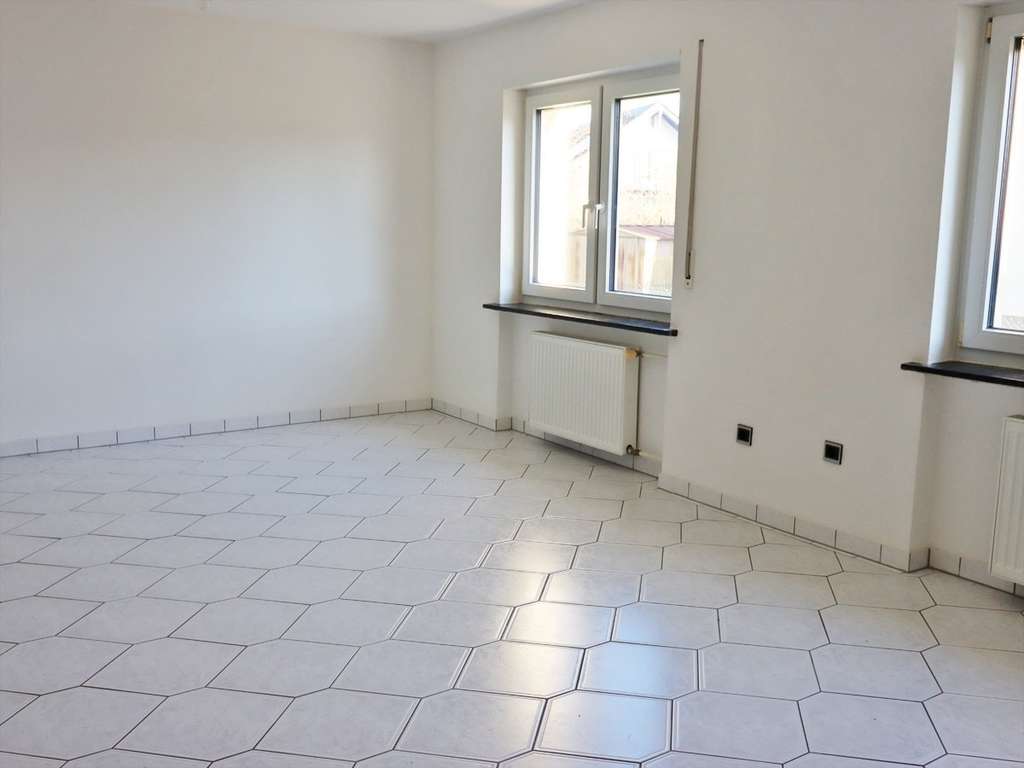 Immobilie in Bad Schönborn - Große Doppelhaushälfte am Ortsrand von Bad Schönborn, OT Mingolsheim! - Bild 3