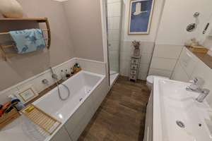 Dachgeschoss-Wohnung in Leverkusen-Rheindorf: 3 Zimmer, Balkon – Löhstraße 33, 51371 Rheindorf, Leverkusen – Vorschaubild 4