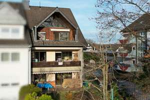 Großzügiges Zweifamilienhaus in bevorzugter Lage von Leverkusen-Lützenkirchen