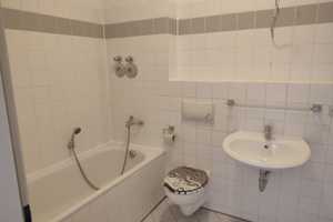 Freundliche 2-Raum-Wohnung mit verglaster Loggia mitten in Sudenburg sucht Sie! – Halberstädter Str. 118, 39112 Magdeburg – Vorschaubild 10