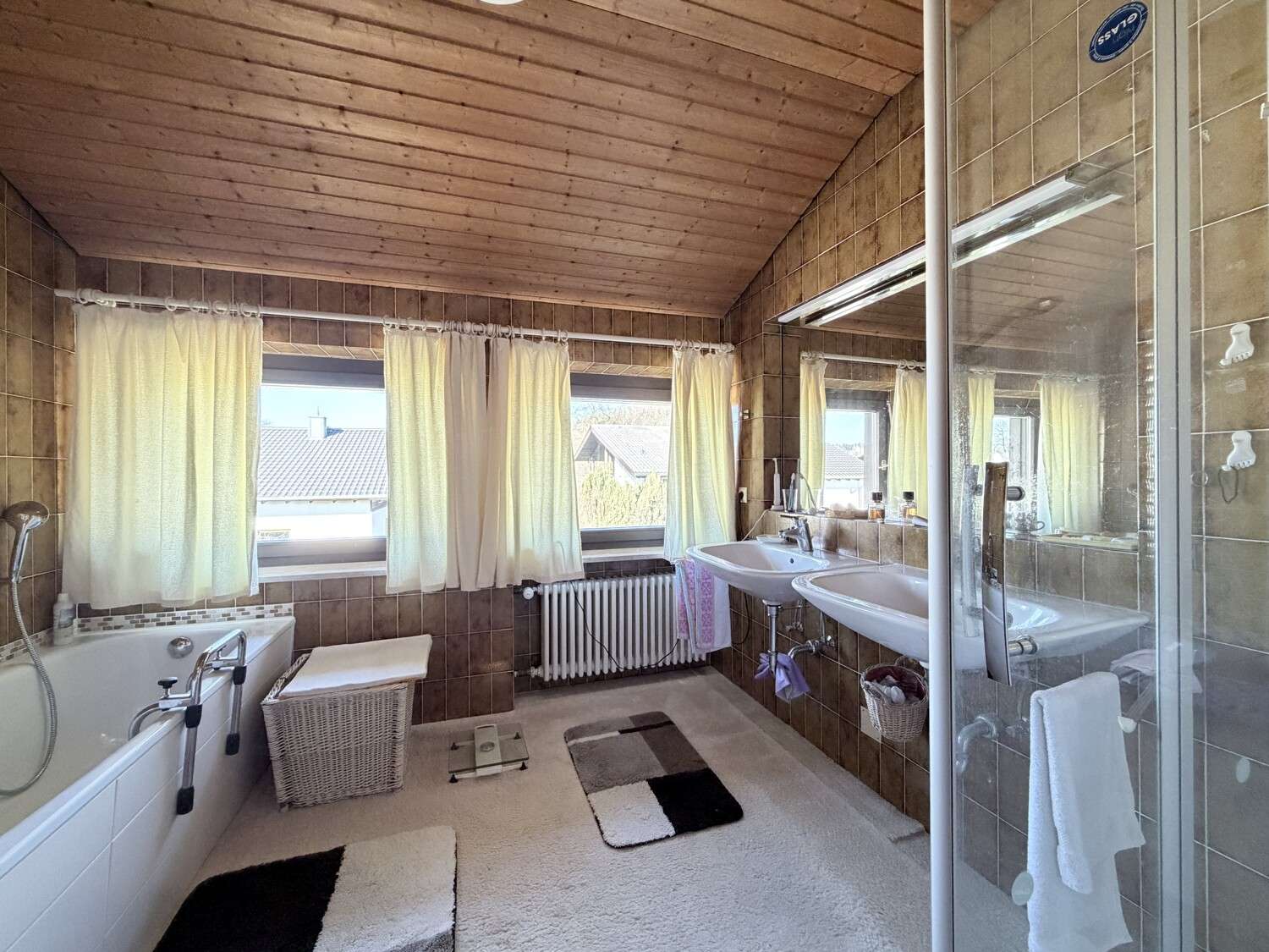 Immobilie in Winhöring - Ein Ort voller Licht und Raum: Idyllisches Einfamilienhaus mit Einliegerwohnung und Gartenzauber - Bild 4