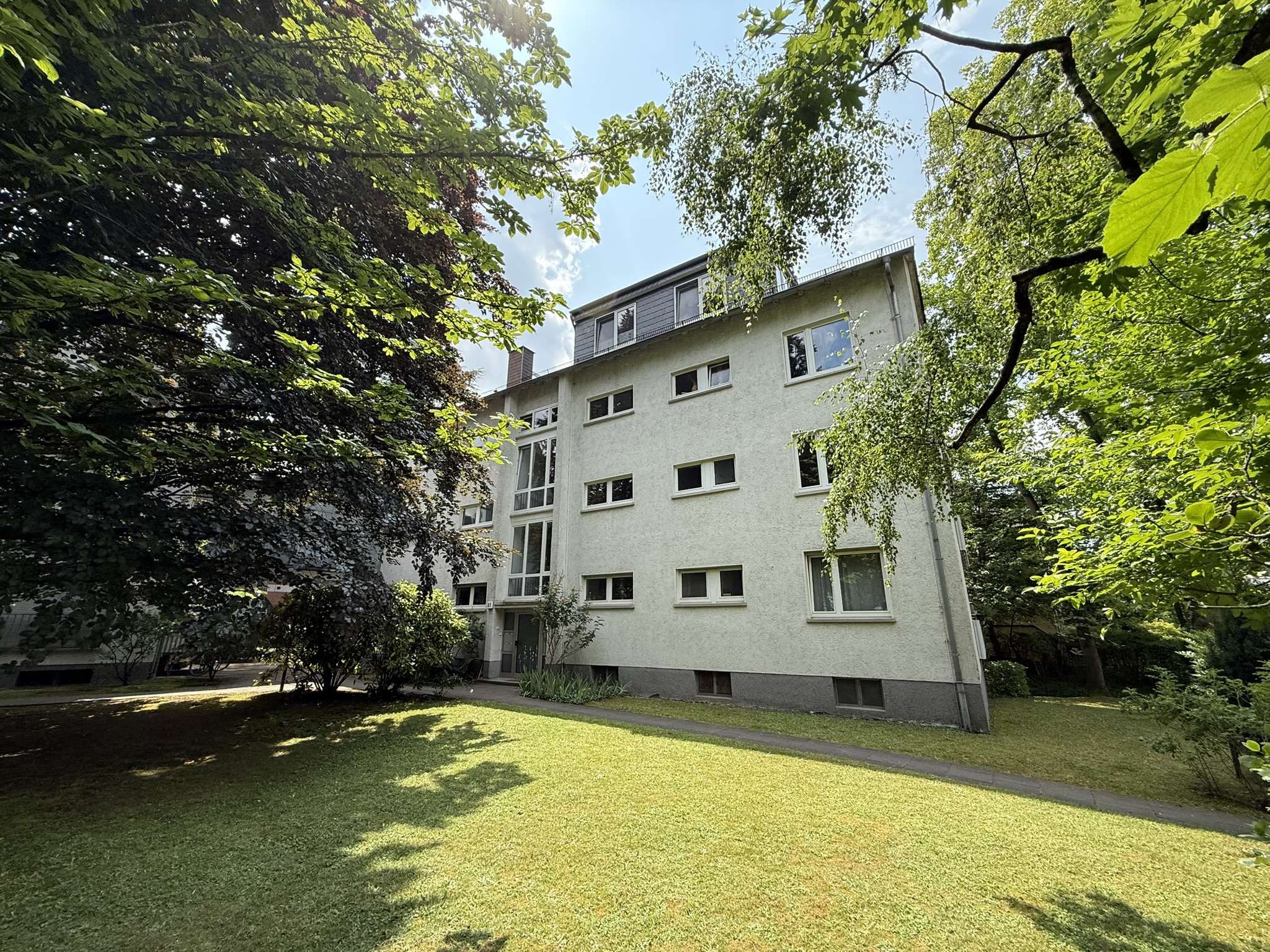 Provisionsfrei - Tolle Gelegenheit mit viel Potenzial !, Frankfurt am Main – Bild 1