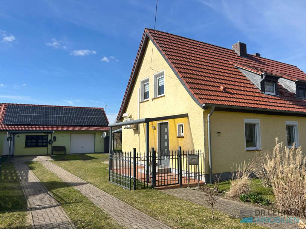 Immobilie in Plattenburg - Stilvoll modernisierte Doppelhaushälfte am Ortsrand mit viel Platz im Grünen - Bild 0