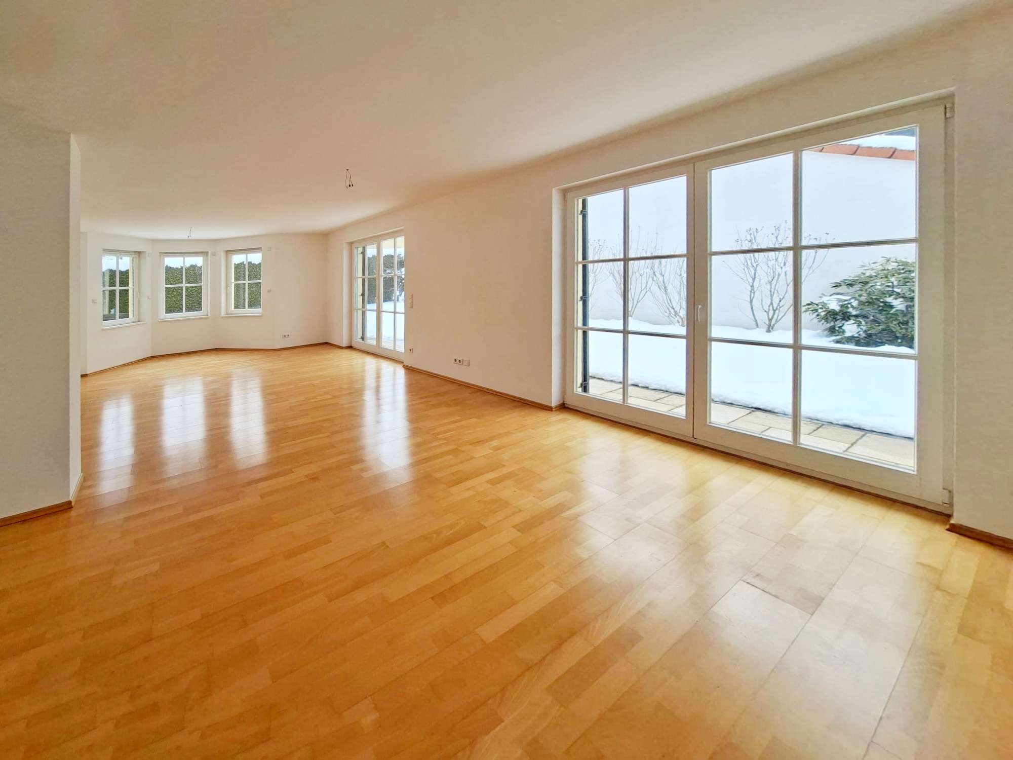 Immobilie in Straßlach-Dingharting - Lichtdurchflutetes geräumiges Landhaus in idyllischer Bestlage des Münchener Südens - Bild 4