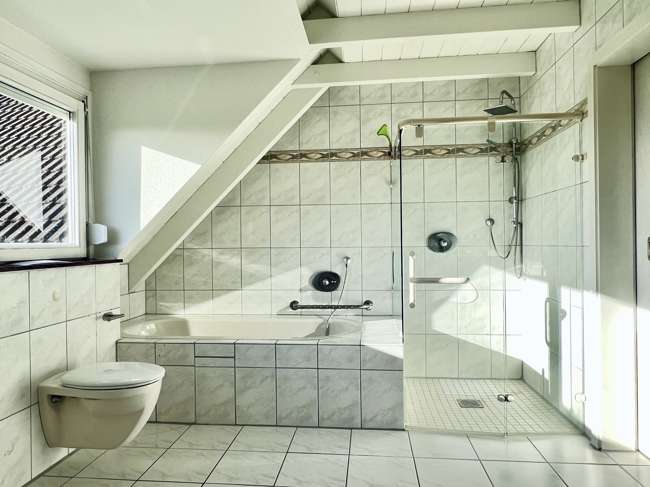 Immobilie in Bad Krozingen - - DG mit tollem Fernblick, ideal zum Wohnen und Arbeiten - 360° VIEW - Bild 4