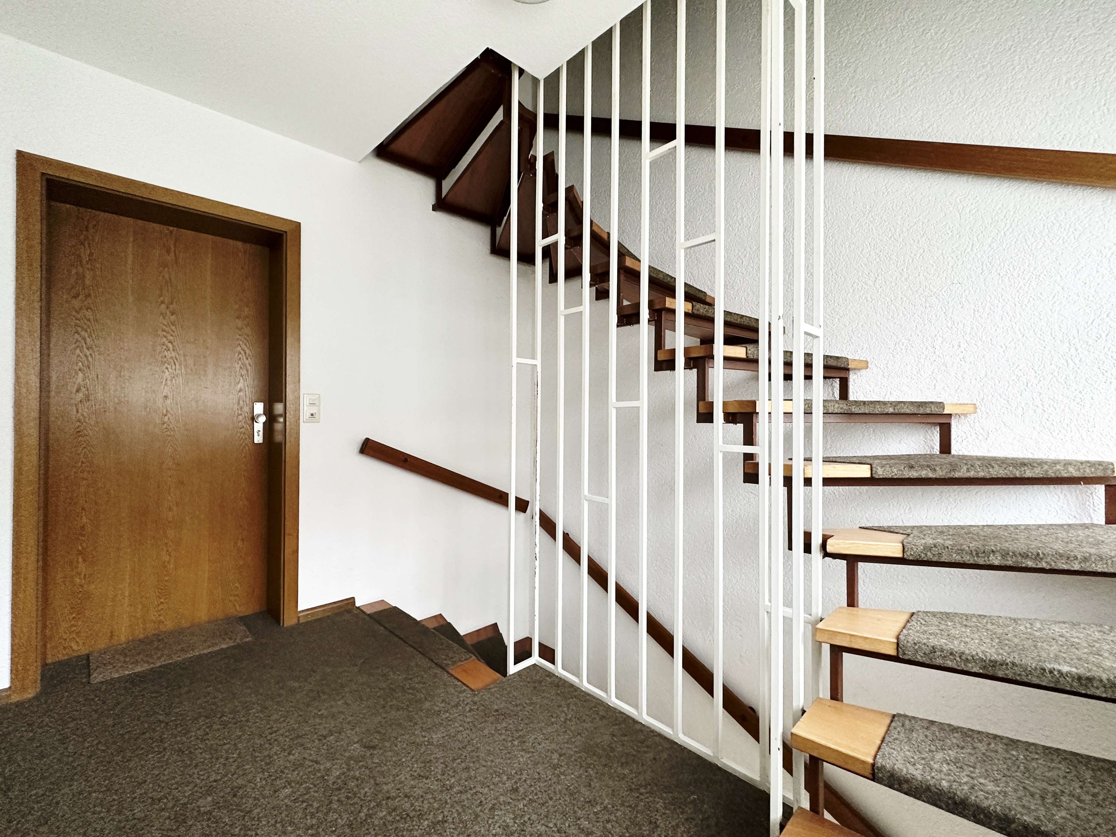 Immobilie in Dürbheim - F&D | Reduziert! Großzügiges Dreifamilienhaus in ruhiger Wohnlage - Bild 3