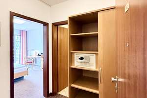 Bis 31.12.32 vermietetes 1-Raum-Apartment *Loggia *Tiefgarage *Energiekl. C *zentrale & ruhige Lage – 40599 Hassels, Düsseldorf – Vorschaubild 3
