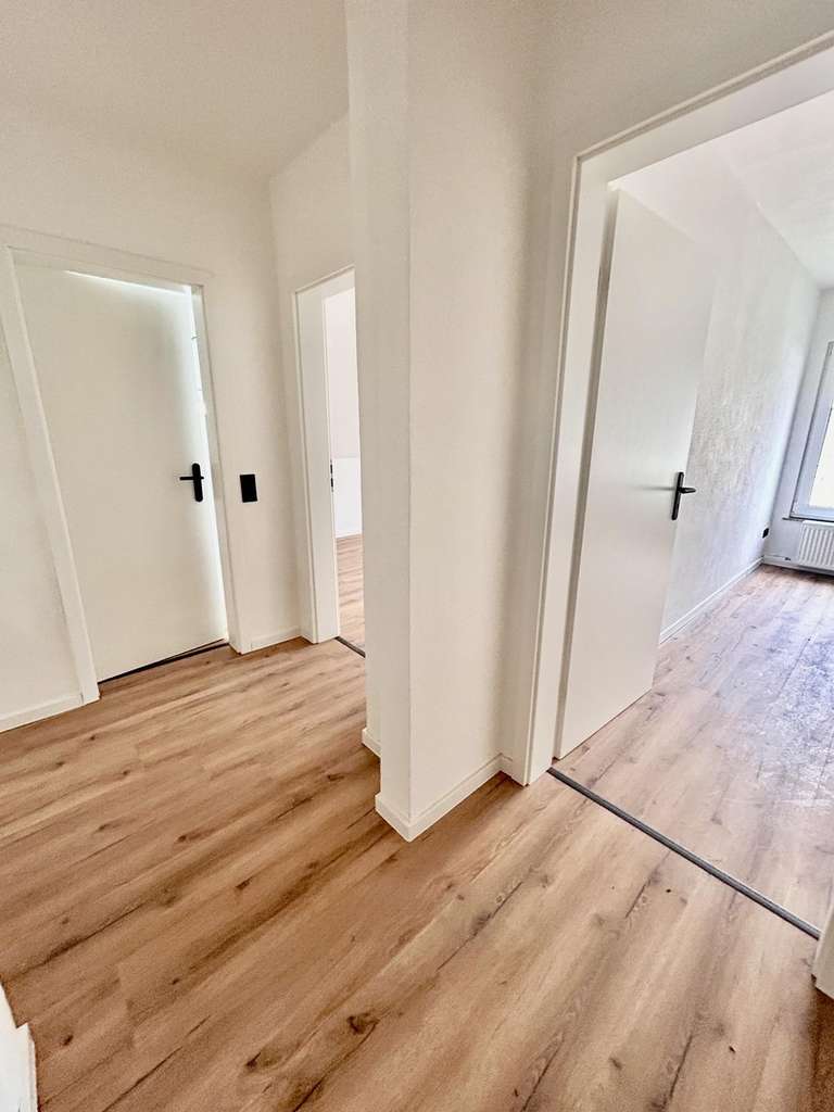 Immobilie in Dietzhölztal - Bezugsfrei & frisch saniert: Helle 3-Zi Wohnung in 35716 Dietzhölztal - Bild 4