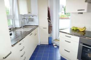 EIN STÜCK HIMMEL / 5 Zimmer Dachgeschoss-Maisonette + 2 Balkone, Einbauküche + 2 x TG. WG geeignet. – Am Haingraben 15, 65189 Südost, Wiesbaden – Vorschaubild 7