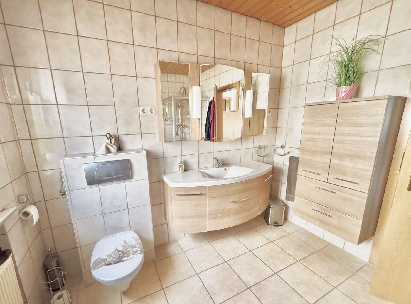 Immobilie in Schauenburg - Der individuelle Wohngenuss!

Komfortables, sehr gepflegtes 1-2 Familienhaus in Schauenburg-OT - Bild 2