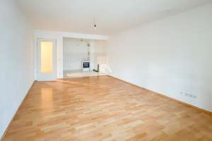 PRAKTISCH & SONNIG | 2-ZIMMER-WOHNUNG | AUFZUG & WINTERGARTEN| SAMARITERKIEZ | PROVISIONSFREI | – Rigaer Str. 42 A, 10247 Friedrichshain, Berlin – Vorschaubild 1