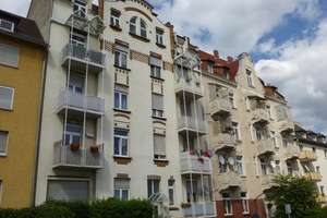 VERMIETETE 3-ZIMMER-ALTBAUWOHNUNG MIT BALKON IN VERKEHRSGÜNSTIGER LAGE VON WIESBADEN – Die vollständige Adresse der Immobilie erhältst du vom Anbieter., 65197 Rheingauviertel / Hollerborn, Wiesbaden – Vorschaubild 11