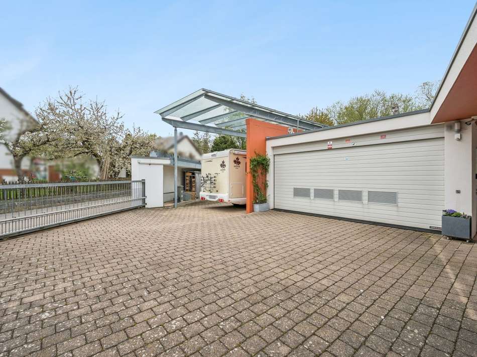 Doppelgarage und Carport