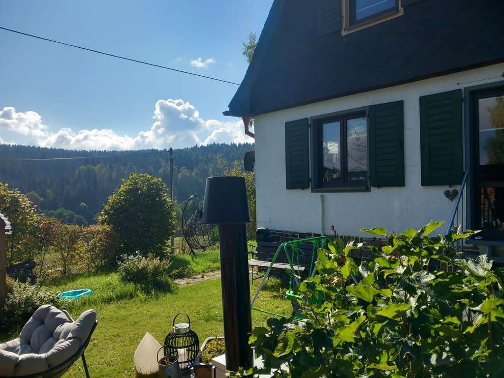 Immobilie in Adorf/Vogtland - Kleine Doppelhaushälfte in idyllischer Lage bei Adorf - Bild 1