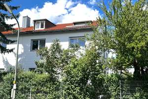 Sonnige und freundliche DG-Wohnung mit Dachterrasse