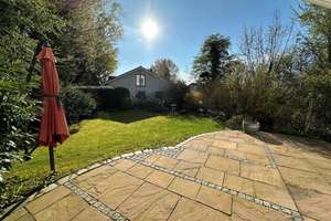 Elegant & geräumig: Stilvolles Einfamilienhaus mit Gartenparadies – sofort verfügbar – Die vollständige Adresse der Immobilie erhältst du vom Anbieter., 85567 Grafing bei München – Vorschaubild 3