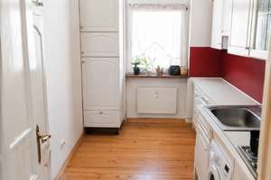 Perfekte Lage in Wilmersdorf: Sonniger Balkon, Aufzug und Altbau-Charme – Die vollständige Adresse der Immobilie erhältst du vom Anbieter., 10713 Wilmersdorf, Berlin – Vorschaubild 2