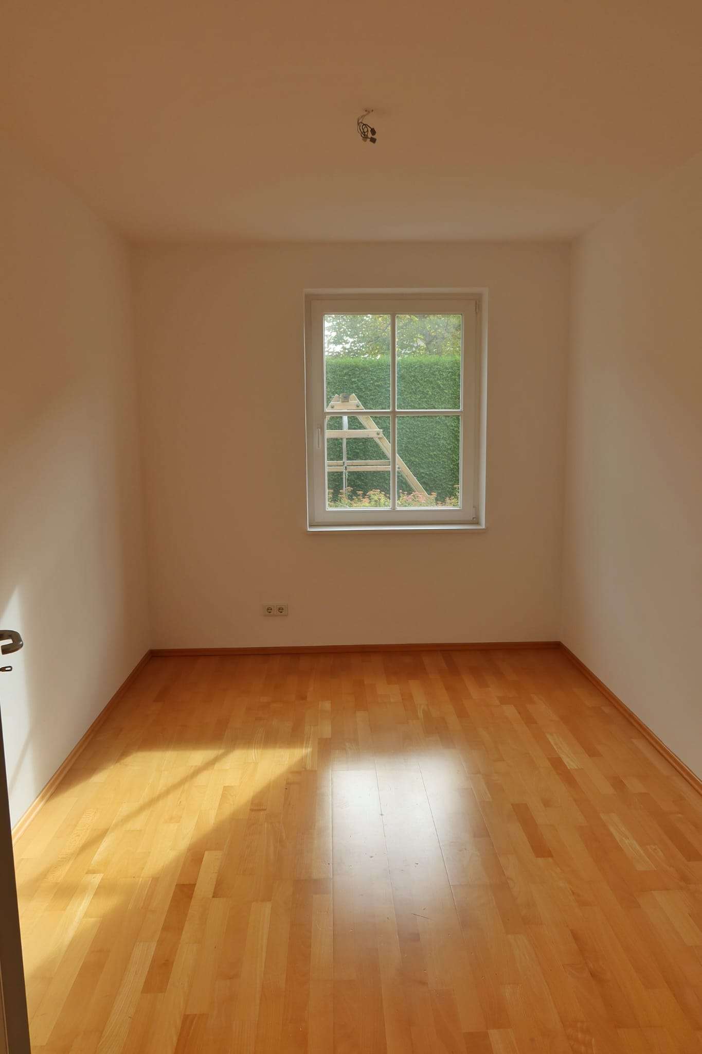 Immobilie in Straßlach-Dingharting - Lichtdurchflutetes geräumiges Landhaus in idyllischer Bestlage des Münchener Südens - Bild 3