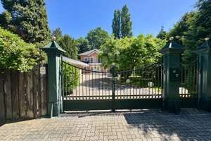 Kirchrode: 
Mediterrane Stadtvilla mit Pool auf einem Traumgrundstück – Die vollständige Adresse der Immobilie erhältst du vom Anbieter., 30559 Kirchrode, Hannover – Vorschaubild 5