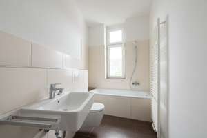 Attraktives Apartment: Bezugsfreie Wohnung, modernes Tageslicht-Badezimmer, lichtdurchflutet & hell – Rennbahnstrasse 25, 13086 Weißensee, Berlin – Vorschaubild 6