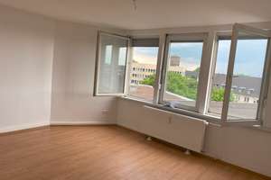 Helle 2,5 Zimmer Wohnung mit Ausblick
