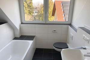 Exklusive drei Zimmer Dachgeschosswohnung mit Balkon – Wachtelweg 29, 81827 Waldtrudering, München – Vorschaubild 4