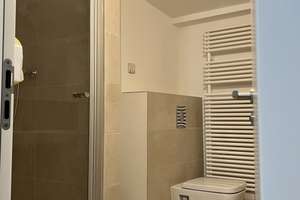 Sonnige 2-Zimmer-DG-Wohnung mit EBK und Loggia (WE 7) – Räuschstraße 13, 13509 Borsigwalde, Berlin – Vorschaubild 11