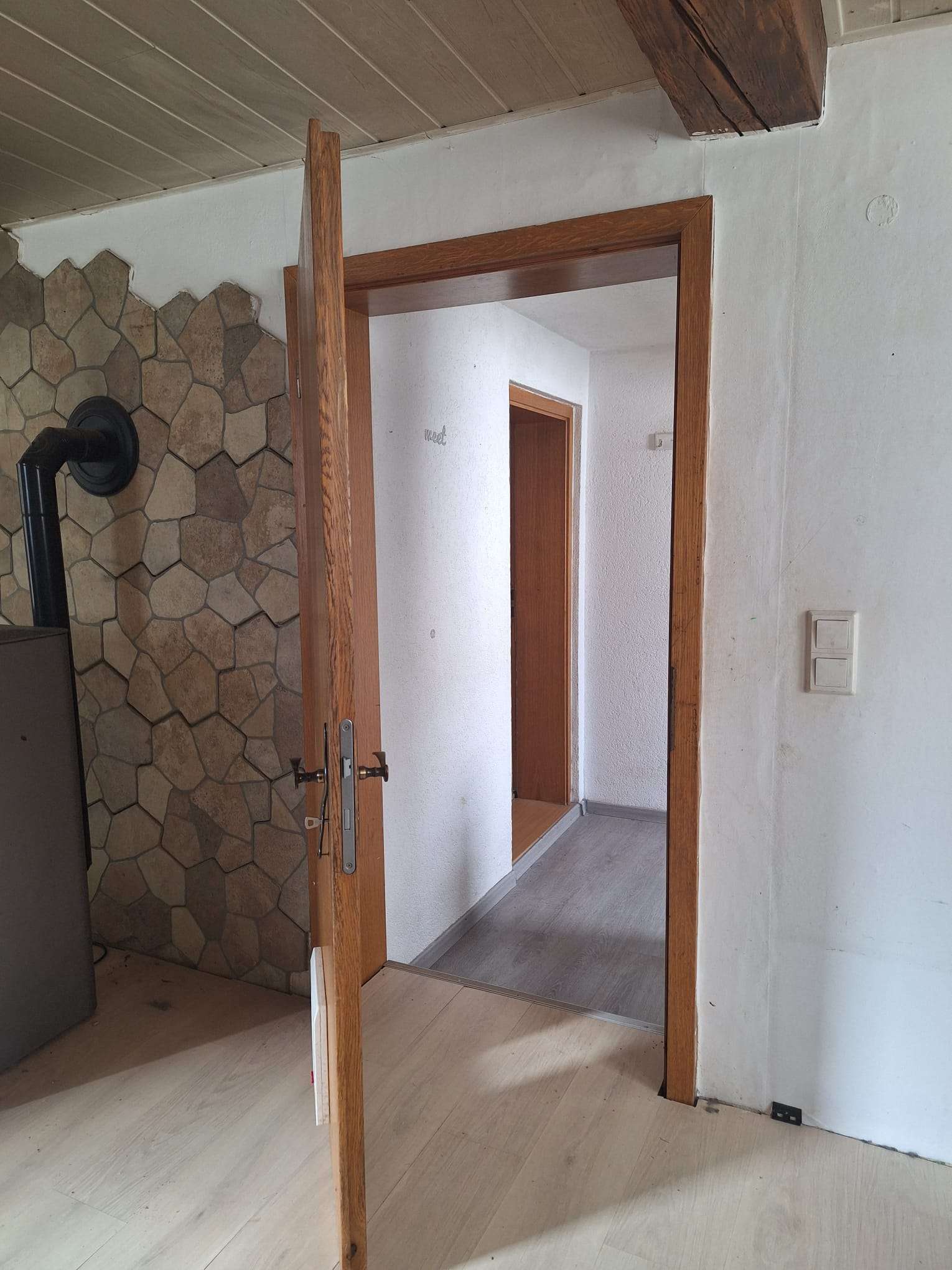 Zentralgelegene, renovierungsbedürftige Doppelhaushälfte mit separatem Gartengrundstück, Marburg Biedenkopf Kreis – Bild 3