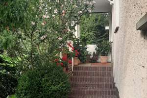 Einfamilienhaus mit 7 Zimmern in Berlin-Karlshorst von privat  – Die vollständige Adresse der Immobilie erhältst du vom Anbieter., 10318 Karlshorst, Berlin – Vorschaubild 2