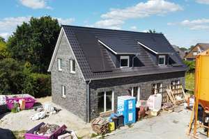 Krusenbusch: 4-Zimmer Doppelhaushälfte in Südausrichtung | Carport | KFW 40 – Die vollständige Adresse der Immobilie erhältst du vom Anbieter., 26135 Krusenbusch, Oldenburg (Oldenburg) – Vorschaubild 2