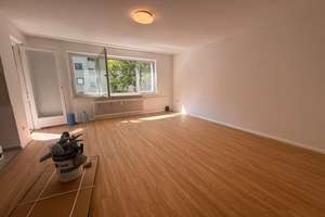 Berlin Tempelhof: 38,3qm Etw am Klarensee, Balkon, Aufzug, Keller, Garten – Blumenthalstraße 23, 12107 Mariendorf, Berlin – Vorschaubild 3