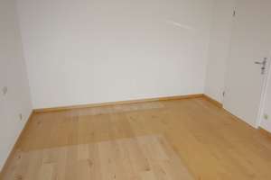 EINFAMILIEN-REIHENMITTELHAUS PARKETT 4 ZIMMER MOD. BÄDER+G-WC GARTEN TERRASSE GARAGE IN HASSELS – Oberheider Straße 35, 40599 Hassels, Düsseldorf – Vorschaubild 15