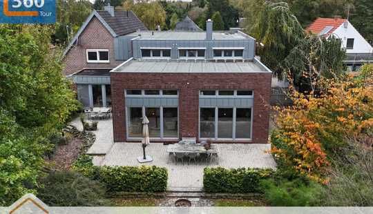 Bild von Exklusives Wohnhaus mit möglichen drei Wohneinheiten und Garage