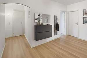 Großzügige 5-Zimmer-Wohnung mit Potenzial und Sanierungsoption in saniertem Mehrfamilienhaus