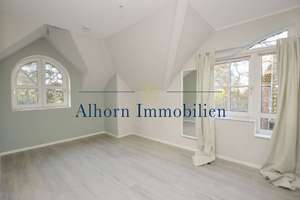 Rissen, Klövensteen: Zauberhafte Twin-Villa mit Türmchen, Kamin, Pool, Sonnenterrassen u. Garage...! – Die vollständige Adresse der Immobilie erhältst du vom Anbieter., 22559 Rissen, Hamburg – Vorschaubild 14