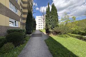 Gepflegte 2-Zimmer-Wohnung mit Balkon und Garage in ruhiger Lage von Stuttgart-Botnang – Die vollständige Adresse der Immobilie erhältst du vom Anbieter., 70195 Botnang-Nord, Stuttgart – Vorschaubild 2