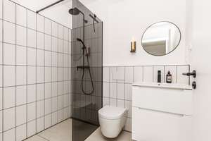 Modern Mitte - Sanierte Wohnung mit Terrasse und Gartenfläche zwischen Naturkundemuseum & Torstraße – Die vollständige Adresse der Immobilie erhältst du vom Anbieter., 10115 Mitte (Ortsteil), Berlin – Vorschaubild 11